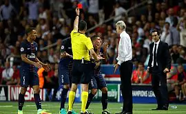 UEFA отменил красную карточку футболиста ПСЖ