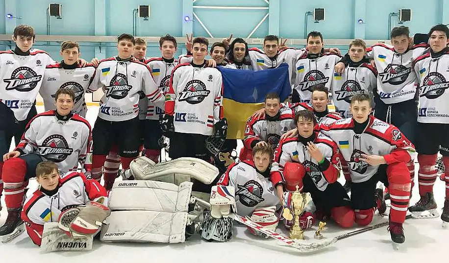 Юношеская команда «Донбасса» без единого поражения завоевала победу на Открытом Новогоднем турнире