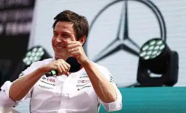 Руководитель Mercedes рассказал, когда команда сможет бороться с лидерами Формулы-1
