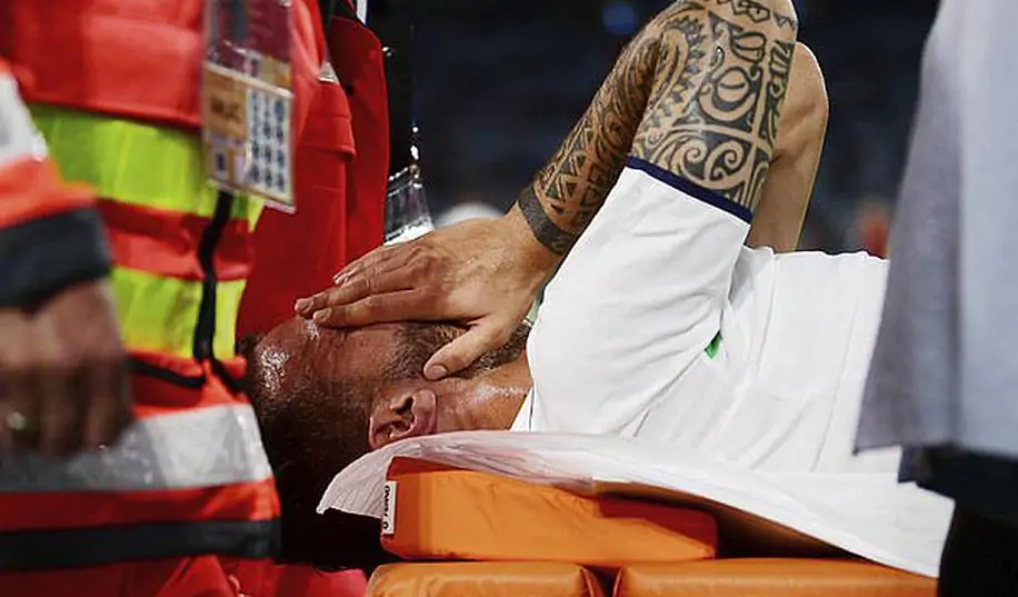 Спинаццола получил серьезную травму в матче против Бельгии и рискует пропустить год
