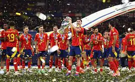 Збірна Іспанії провела чемпіонський парад