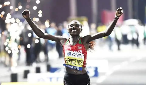 Кенийская бегунья Чепнгетич установила новый мировой рекорд в полумарафоне