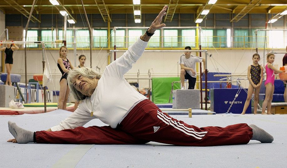 100-летняя чемпионка Олимпийских игр. Пережила войну и Холокост, а сейчас дает совет молодым спортсменам