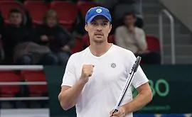 Молчанов вышел в четвертьфинал турнира во Франции