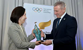 Бубка вместе с Бахом наградили выдающихся олимпийских тренеров за их достижения