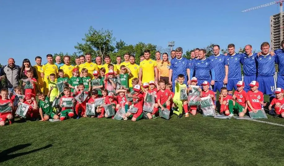 Зірки українського футболу та журналісти зіграли у благодійному матчі «Кубок чемпіонів»