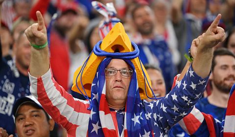 «Glory to Ukraine». Фанаты США поддержали Украину в матче с Ираном на ЧМ-2022