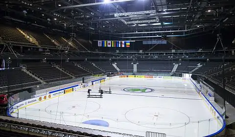 В Каунасе сняли видео перевоплощения хоккейной площадки в баскетбольную
