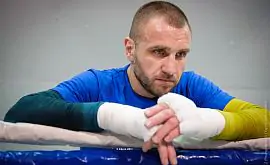 Вместо боксерских перчаток – автомат. Еще один украинский боксер обороняет Киев от рашистов