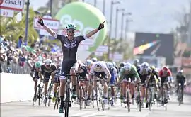 Дебютант из Австрии выиграл первый этап Giro d'Italia