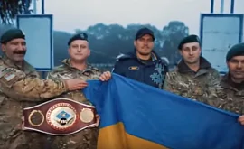 Александр Усик посетил украинских военных во Львовской области