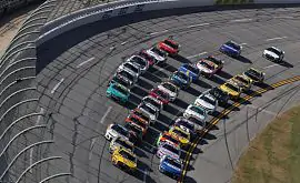 Гонка NASCAR Cup Series завершилася завалом на фінішній прямій