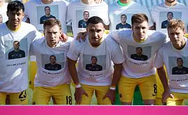 «Дніпро-1» вийшов на матч із «Зорею» в футболках на підтримку серйозно травмованого партнера