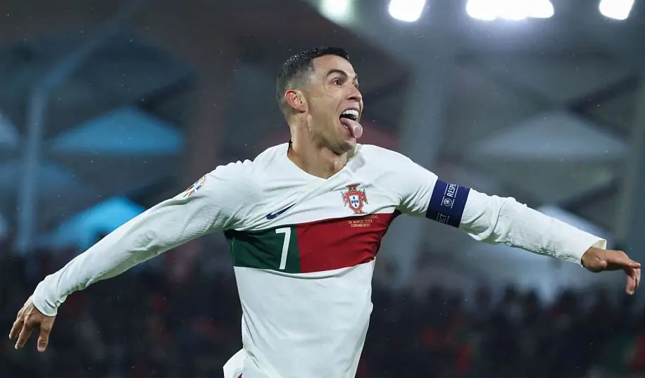 Дубль Роналду принес Португалии легкую победу над Люксембургом