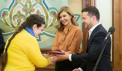 Зеленский наградил спортсменов за третье место на Дефлимпийских играх 2019