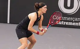 Калинина разгромила первый номер турнира и вышла в полуфинал во Франции