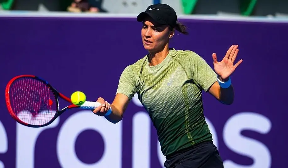 Калинина в 3-часовом триллере пробилась во второй круг турнира в Праге
