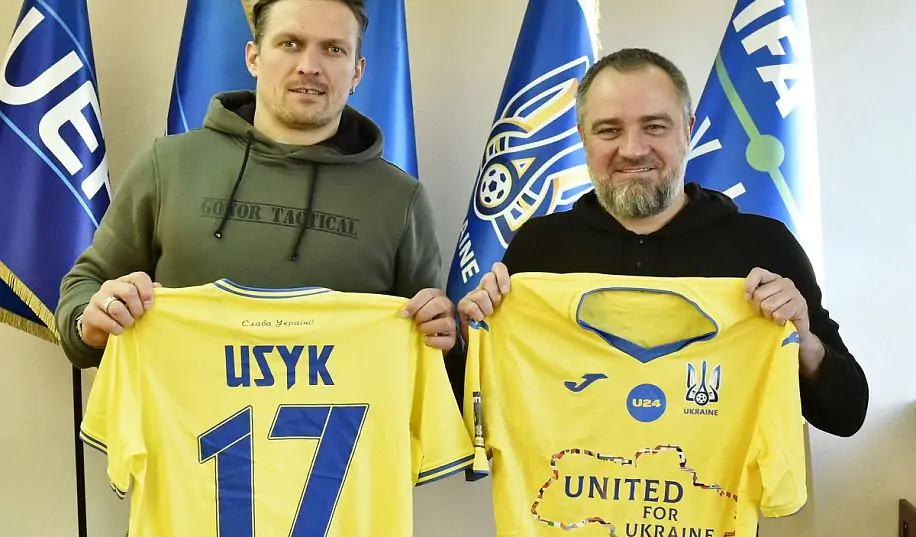 Усик стал амбассадором сборной Украины по футболу