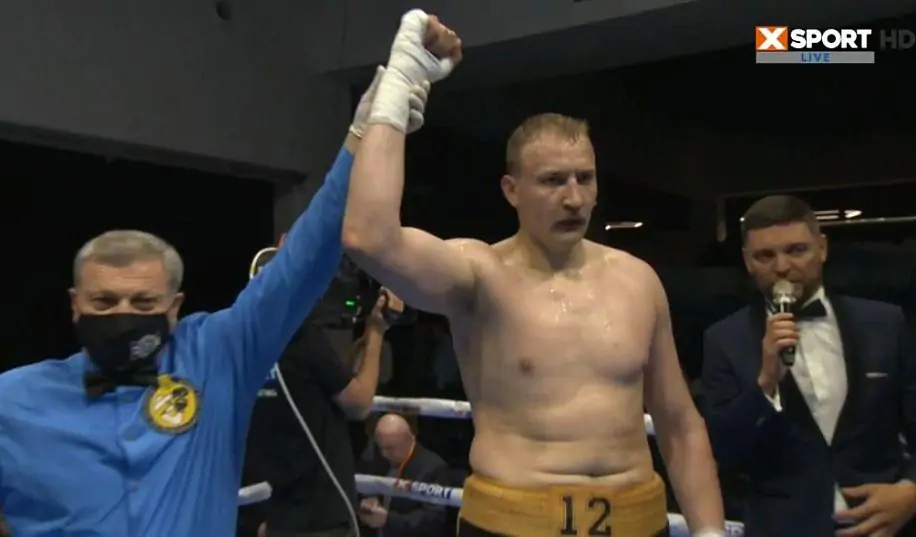 Бабич стал чемпионом Украины, брутально нокаутировав Швайко во 2-м раунде