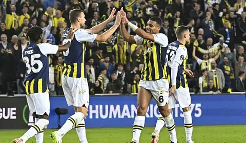 Фенербахче на три місяці відклав питання про вихід з турецької ліги