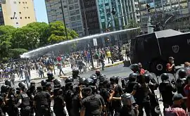 Беспорядки в Буэнос-Айресе. Прощание с Марадоной привело к столкновениям с полицией