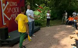 Владимир Кличко не научился жонглировать, но удивил реакцией