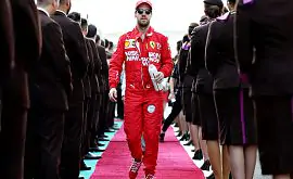 Последнюю гонку в Ferrari Феттель проведет в особенном шлеме