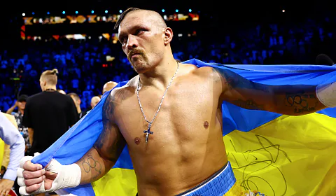 Усик: «Флаг Украины – это не просто флаг, это цвета свободы во всем мире»