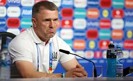 Футболисты сборной Украины попросили Реброва выйти из раздевалки после матча с Румынией