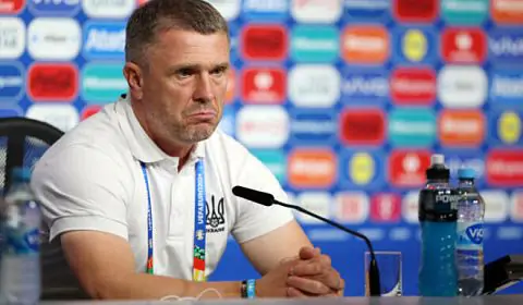 Футболісти збірної України попросили Реброва вийти із роздягальні після матчу з Румунією