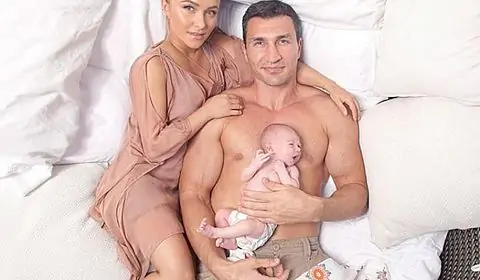 Экс-невеста Кличко удалила из Instagram фото с боксером и общей дочерью 