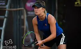 Свитолина уступила в четвертьфинале Рима, впервые в карьере проиграв Вондроушовой