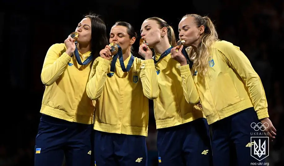 Украина завоевала золотую медаль ОИ-2024 в женском командном турнире по фехтованию на сабле