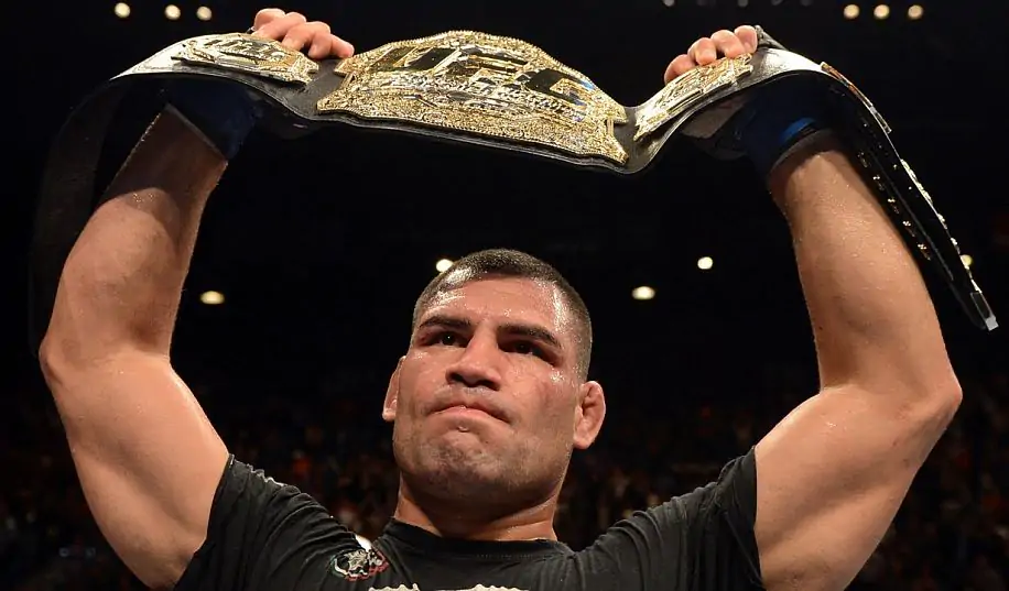 Екс-чемпіону UFC знову відмовили у звільненні під заставу у справі про замах на вбивство