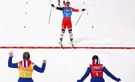 Норвежки выиграли лыжную эстафету, Бьорген стала семикратной олимпийской чемпионкой