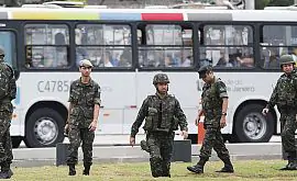 В Рио под обстрел попал автобус с журналистами. Двое ранены
