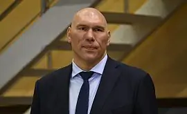 Тупуватий російський депутат і боксер стверджує, що Усика контролює СБУ