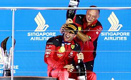 Прервана доминация Red Bull. Сайнс выиграл Гран-При Сингапура