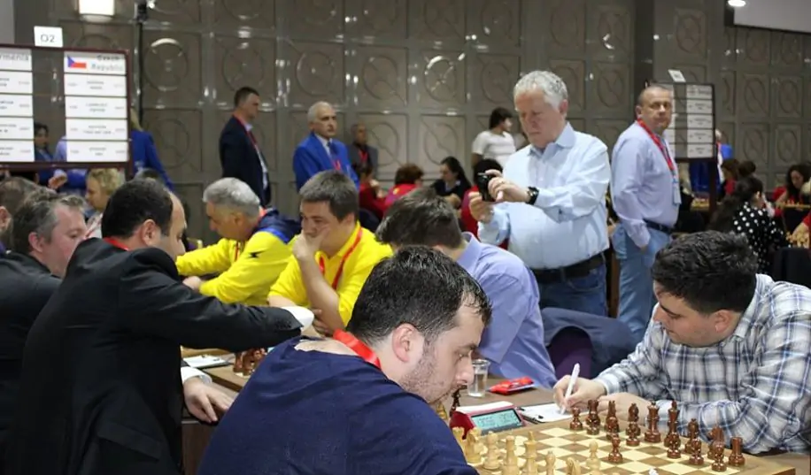 Украинские шахматисты расписали мировую с лидером ЧЕ-2019