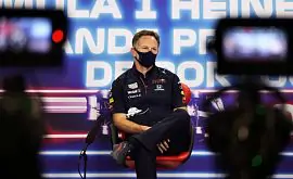 Руководитель Red Bull надеется, что Хэмилтон останется в Формуле-1