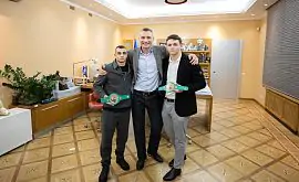 Віталій Кличко дав кілька порад і напуття чемпіону світу Захарееву