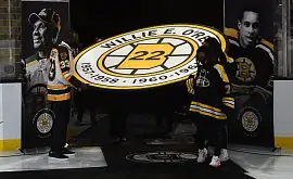 «Бостон» вивів з обігу номер першого чорношкірого гравця в історії НХЛ