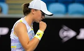 Швентек не без проблем вышла в четвертьфинал Australian Open