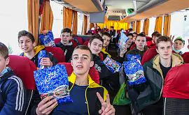 Фонд Бориса Колесникова організував для учасників Junior Hockey Cup екскурсію на фабрику « Конті »