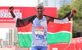 Кенийский бегун обновил мировой рекорд в марафоне